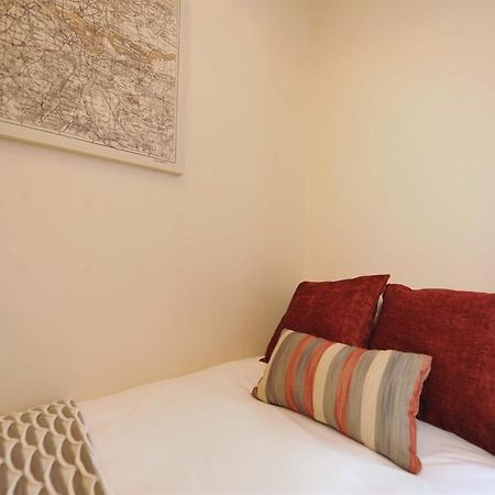 Gail'S Guest House Barry Δωμάτιο φωτογραφία